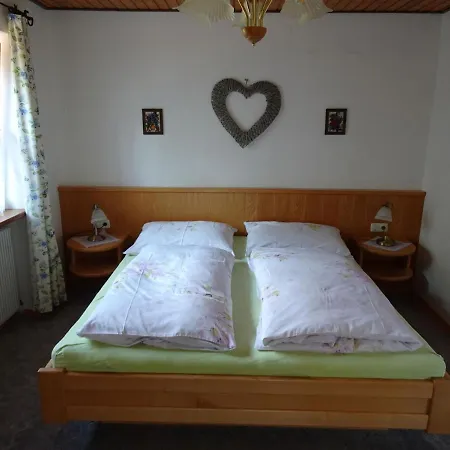 בית חווה Biohof Schwanser שטיינבאך אם אטרזי